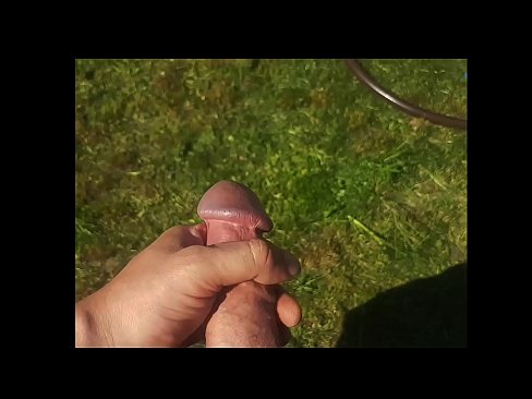 ❤️ Vruća zgodna jebe svoju ružičastu macu i svršava špricom u ljetnoj bašti ☑ Samo porno na bs.porn-impact.ru ❌️